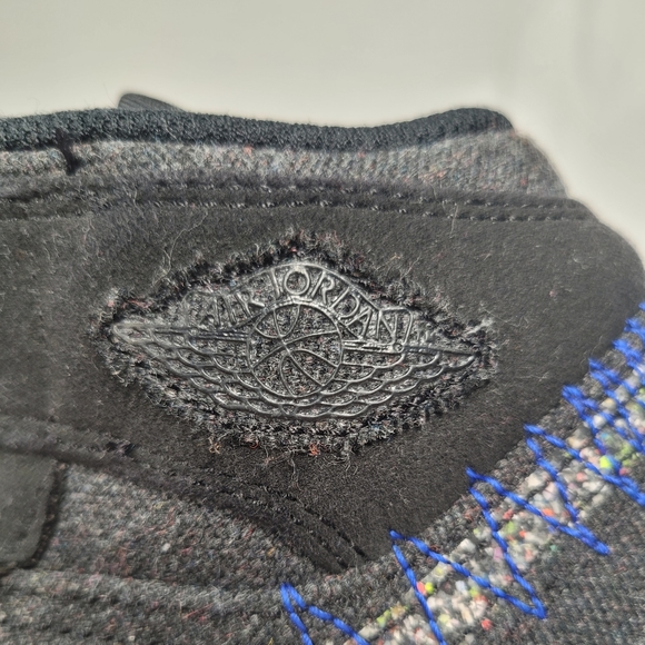 Air Jordan 1 Mid SE GS Crater Black and Blue Sneakers Size 4.5Y - Picture 5 of 9